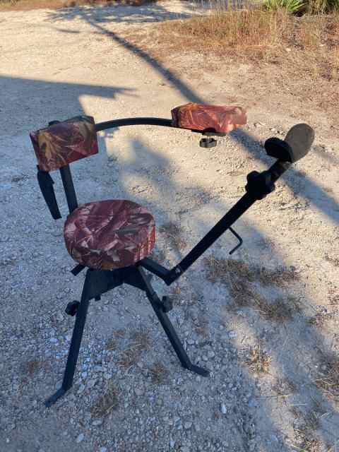 SHOOTING CHAIR w/ RIFLE REST