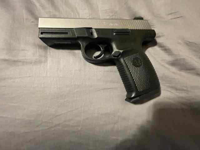 S&amp;W .40 cal