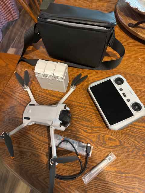 DJI mini 3 pro w/fly more kit plus