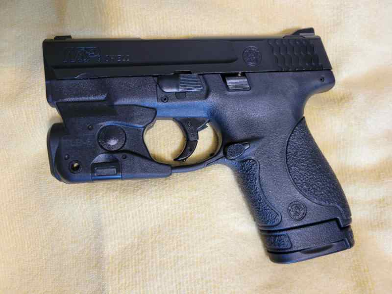 Smith &amp; Wesson M&amp;P Shield 9mm (Original Version)