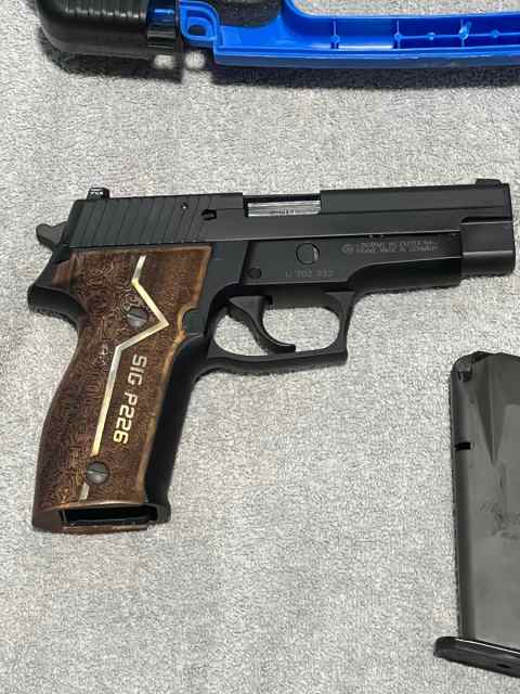 SIG P226