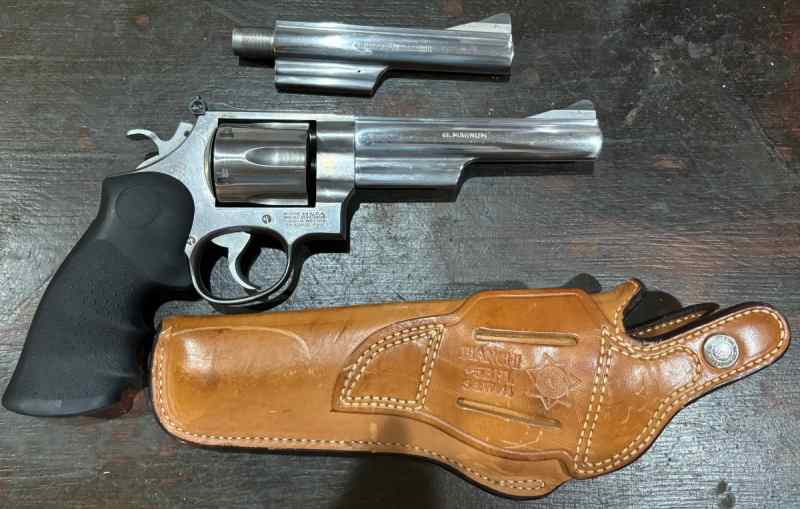 Smith &amp; Wesson 657 - .41 Magnum w/ Spare Barrel