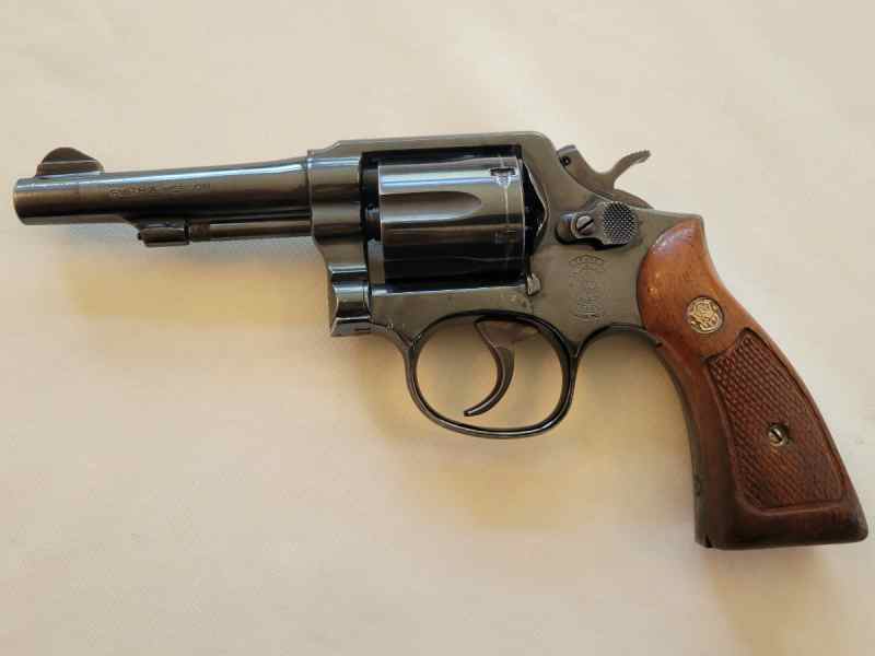 Smith &amp; Wesson model 10-7 .38