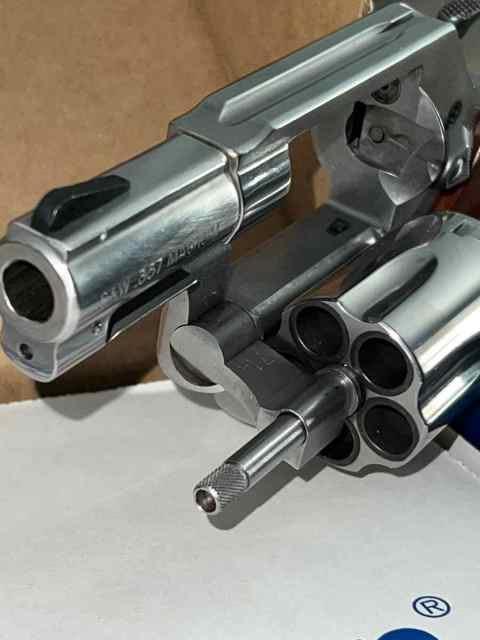 Smith and Wesson Series 60 .357 Revolver 2&quot; Barrel