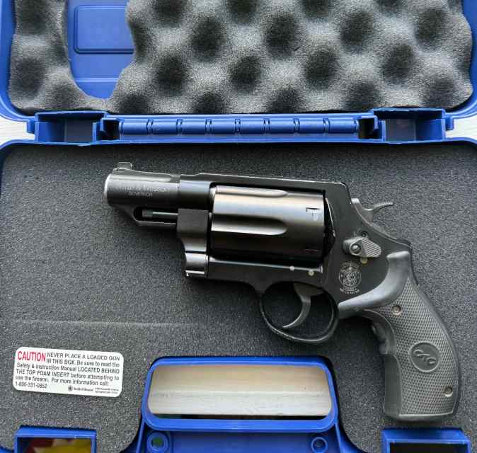 Smith &amp; Wesson Governor 45/410 w/CTC Grips