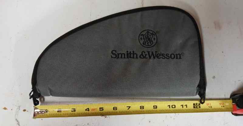 Smith &amp; Wesson handgun pouch