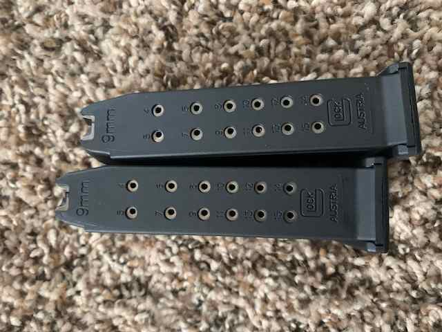 2x glock 19 magazines