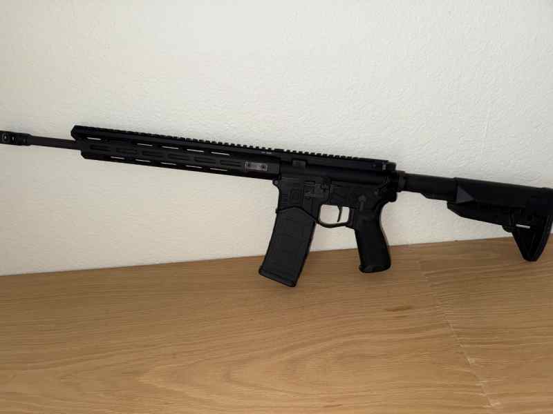 Springfield Saint Edge