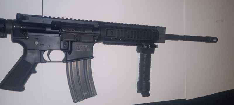 Smith and Wesson AR