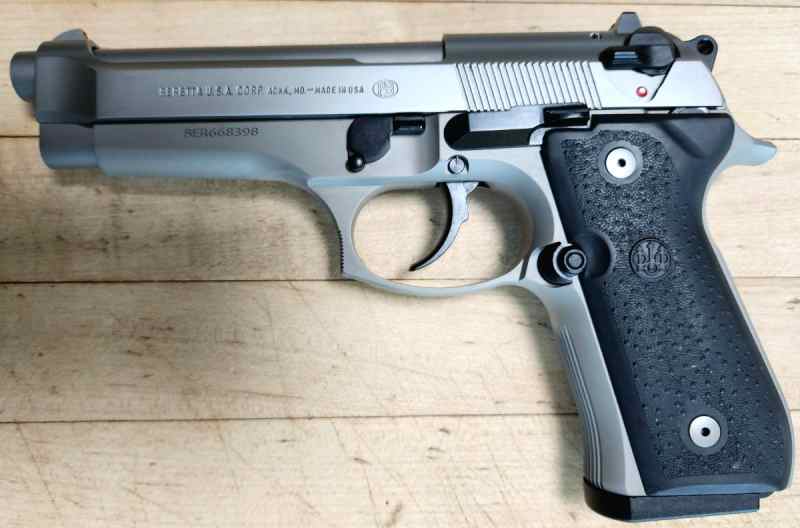 Beretta 92FS Inox