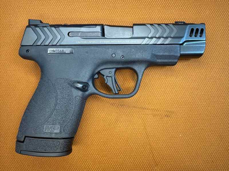 NEW IN BOX - Smith &amp; Wesson Shield Plus Carry Comp