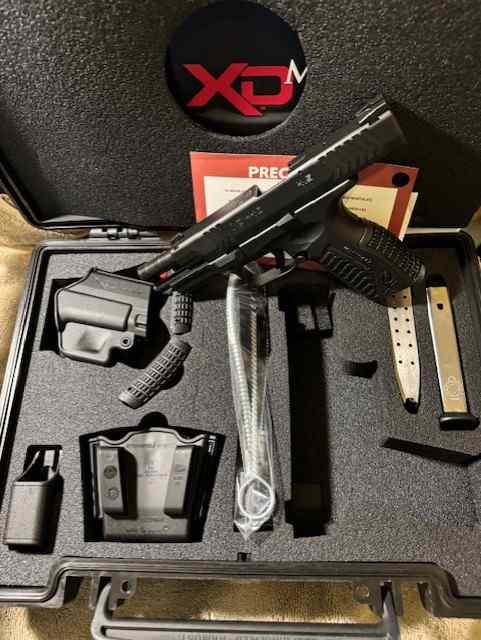 New in The Box XDM 40