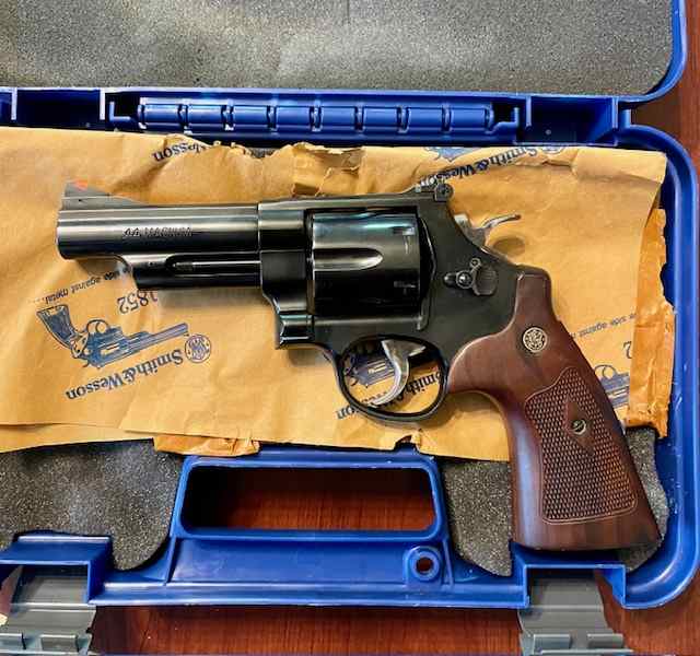 Smith &amp; Wesson Model 29 44 Magnum