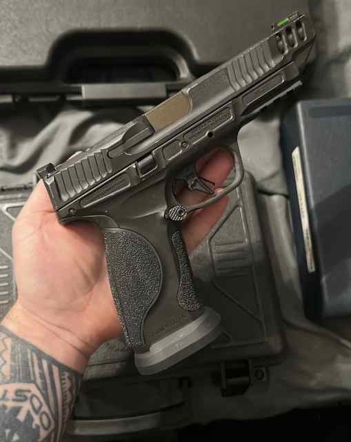 S&amp;W Competitor