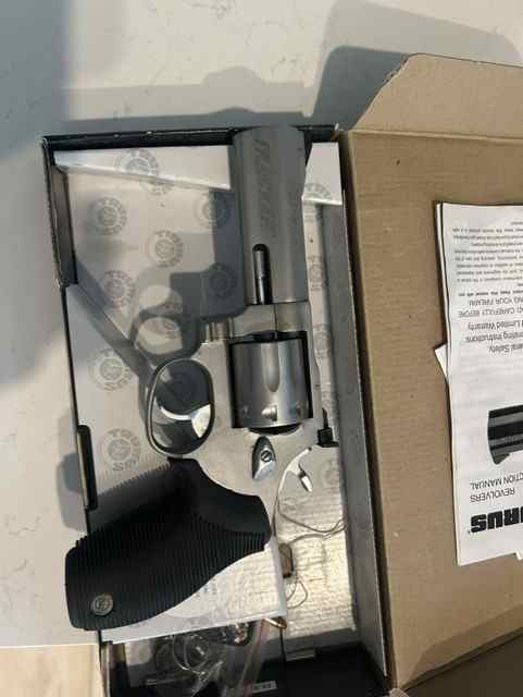 Taurus Tracker 22lr 9shot