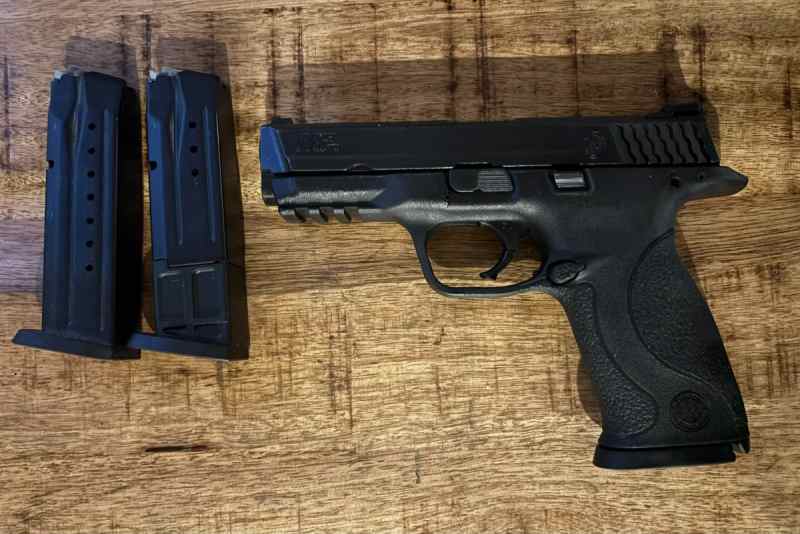 Smith &amp; Wesson M&amp;P 9 Full Size 