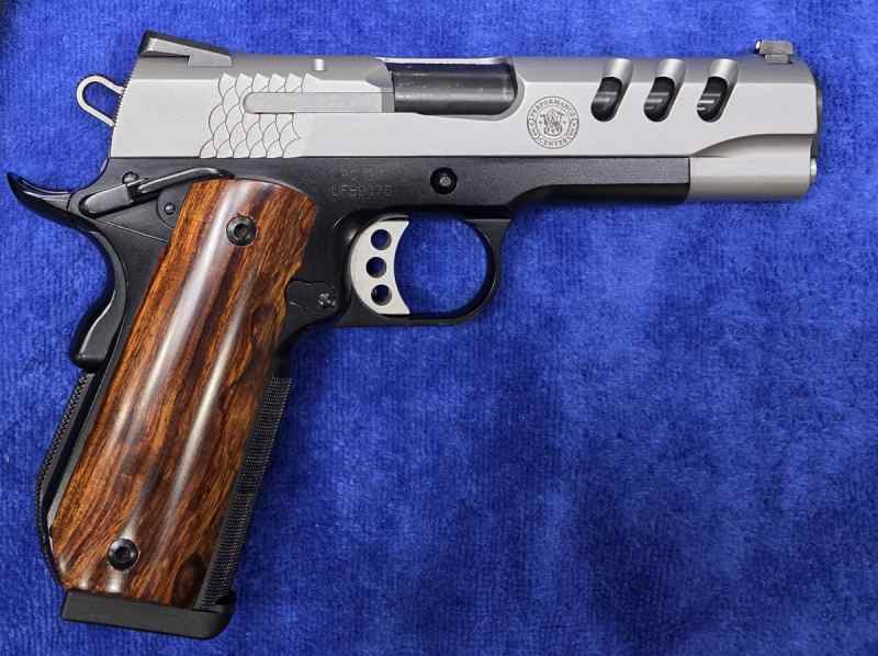 S&amp;W e Series 1911 SC Performance