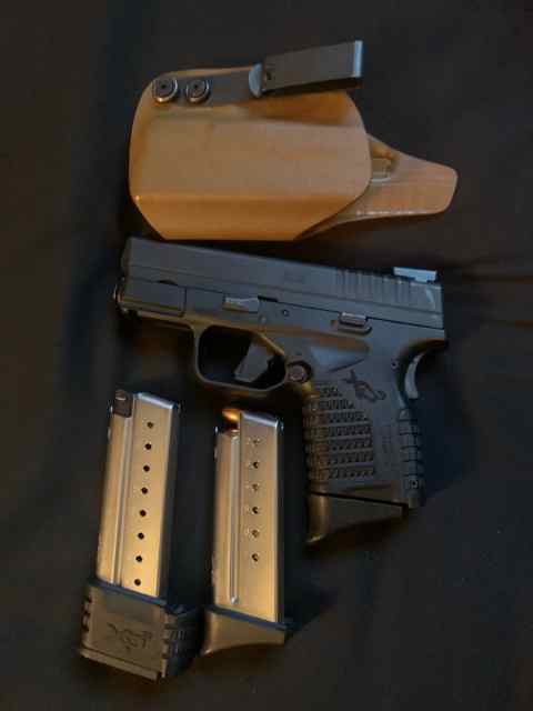 WTT 9mm XDS with night sights, holster and 3 mags