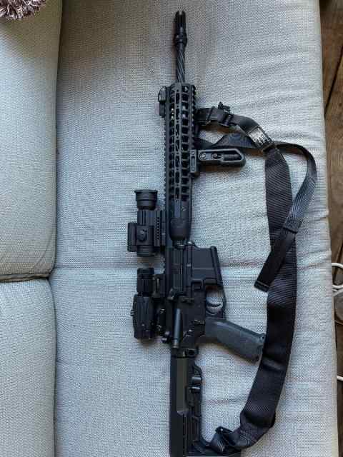LWRC -M6 DI/Aim point -Extras