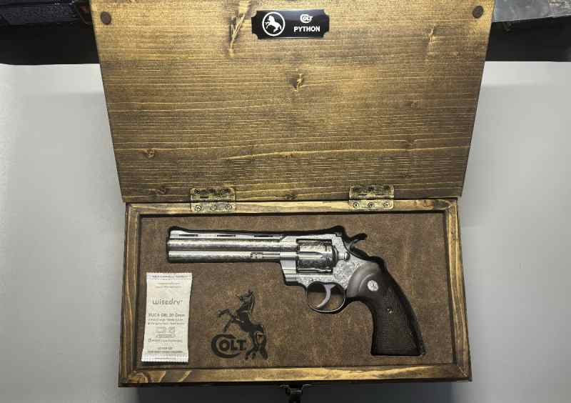 Engraved Colt Python 6&quot; w/custom wood case! 