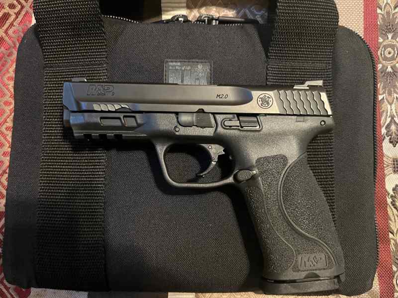 SMITH &amp; WESSON M&amp;P 2.0 9MM 