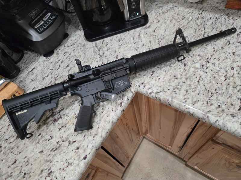 Smith and Wesson M&amp;P 15