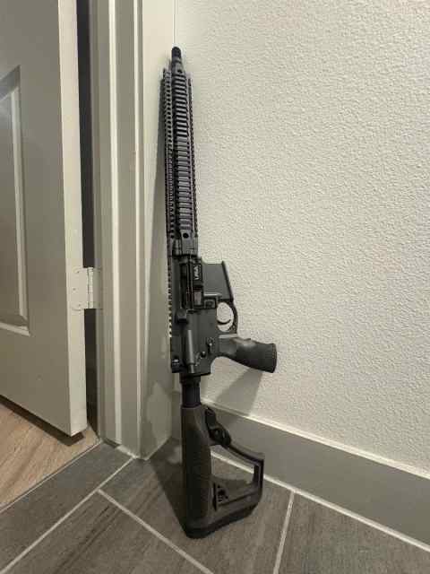 Daniel Defense DDM4 V9Lw $1600