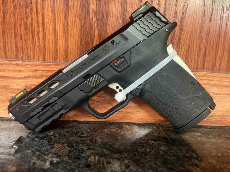 Performance Center M&amp;P 9 Sheild EZ M2.0 Pistol 