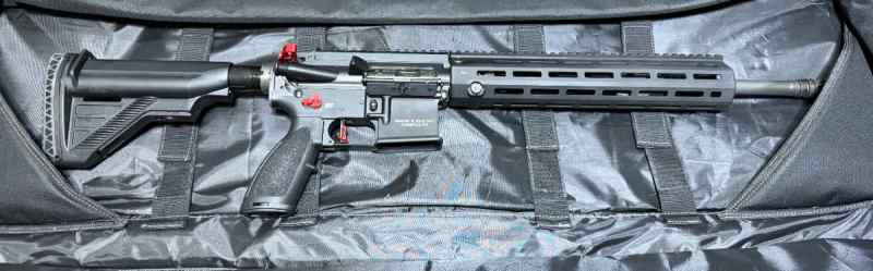 HK MR556 A1