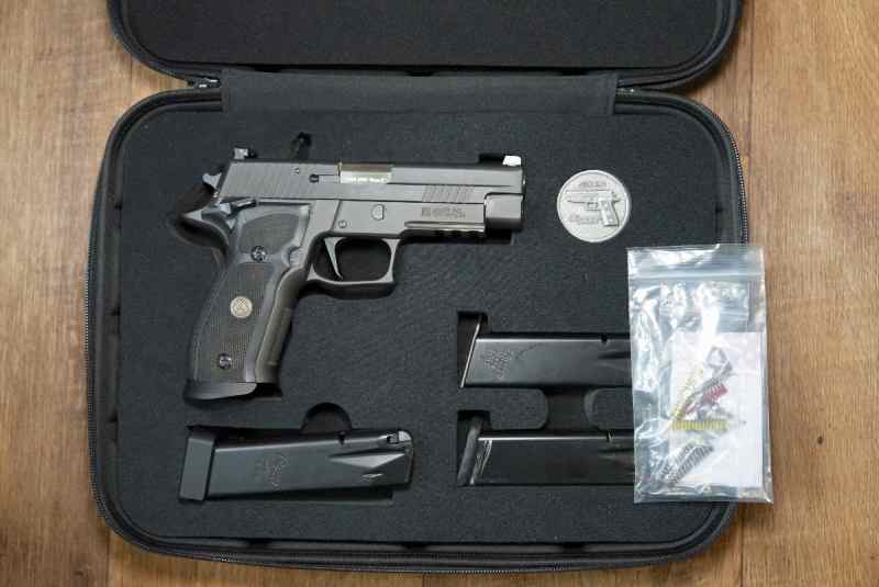 Sig Sauer P226 Legion SAO 9mm