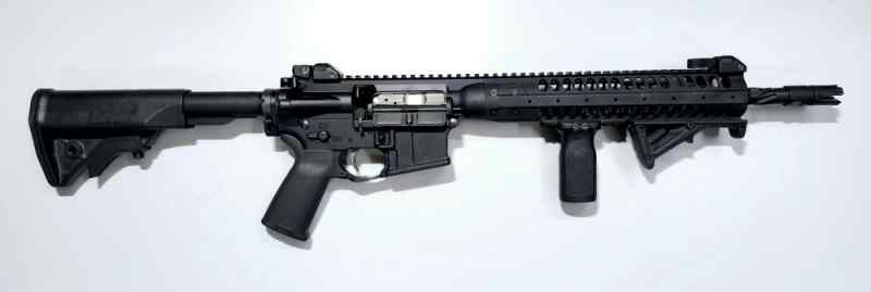 LWRC INTERNATIONAL M6 (AR-15) RIFLE