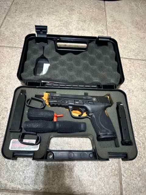 Smith and Wesson M&amp;P 2 Compact