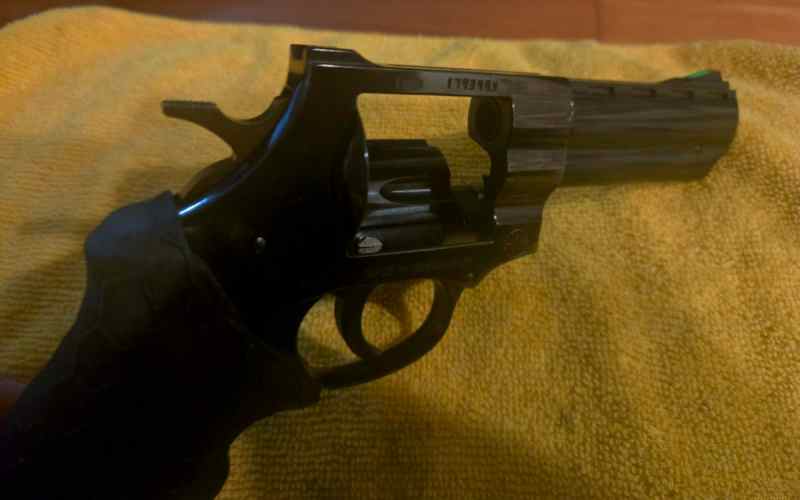 4&#039; EAA Windicator .357Mag/.38 / Leather Holster 