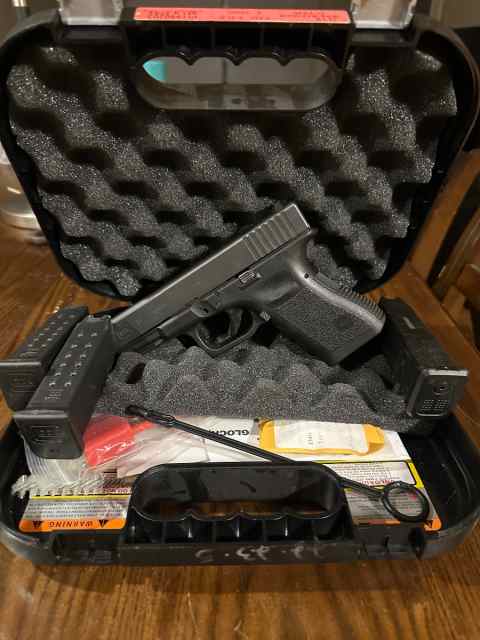 Glock 19  (For Sale)