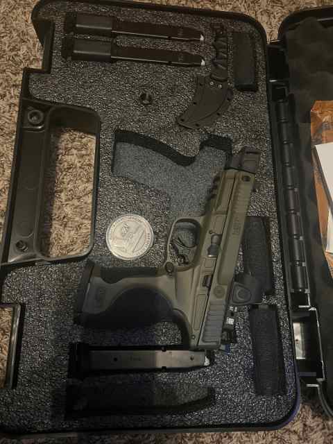 S&amp;W MP 2.0 Metal Spec Series with SRO