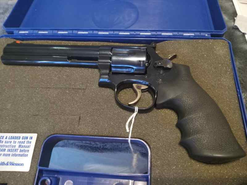 S&amp;W Model 586-4 357 mag. 6&quot; barrel 
