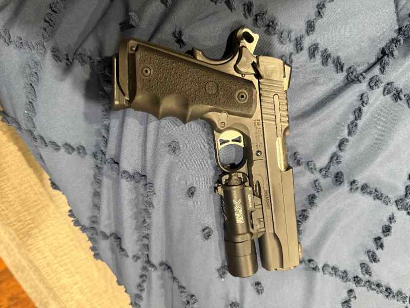 Sig 1911 with Rail 