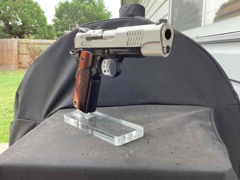 S&W SERIES E 45 ACP RIGHT.jpg