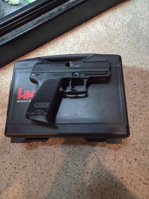 Heckled &amp; Koch HK USP40C V1