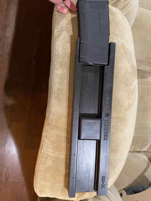 AR10 speed loader