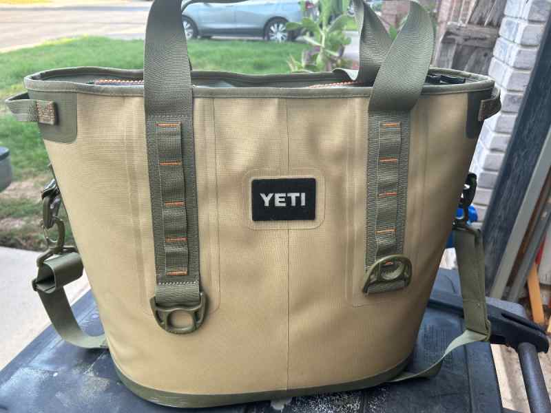 Yeti 40oz hopper