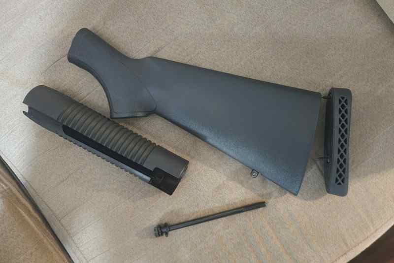 New Mossberg 590 synthetic stock and forend