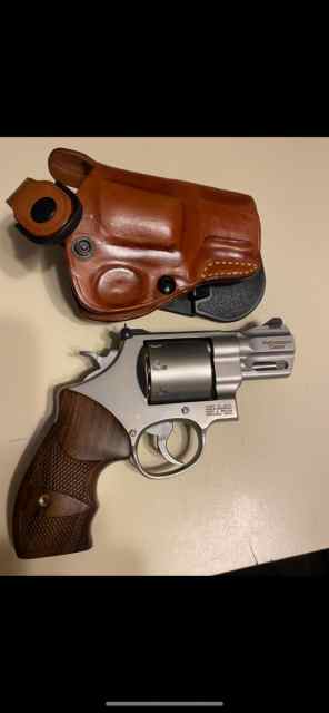 New Unfired Smith and Wesson 627 357 8-shot 2.62 i