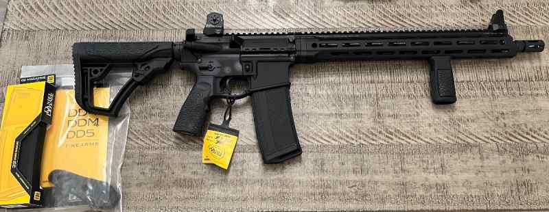 Daniel Defense DDM4 V7LW 5.56