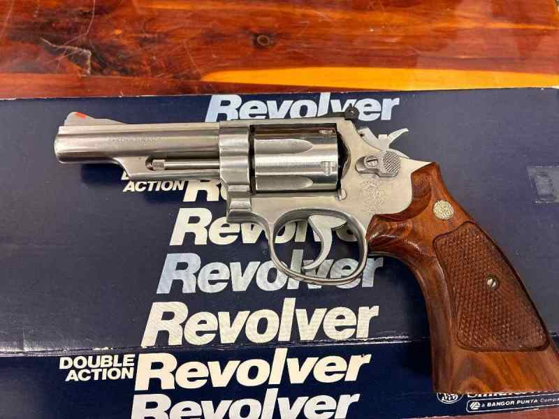 NIB S&amp;W Model 66-2 4" .357 Original Box Unfired