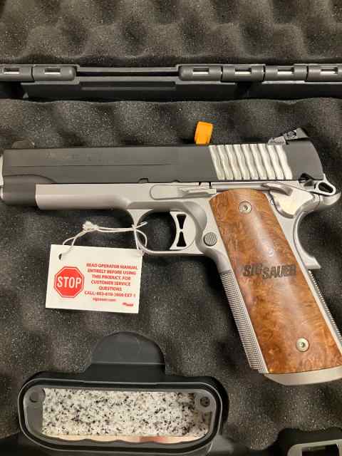 NIB Sig Sauer 1911 STX 45 ACP