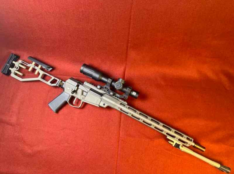 Like New/Unfired Q Mini Fix 5.56 Rifle w/EOTech