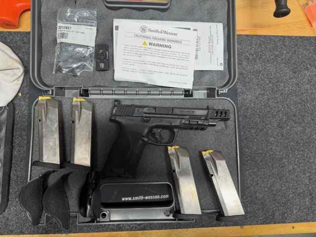 S&amp;W M&amp;P 10MM Performance Center 5.6 IN