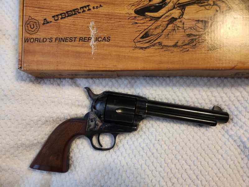 Mint Uberti Cattleman El Patron 5.5&quot; 9mm revolver