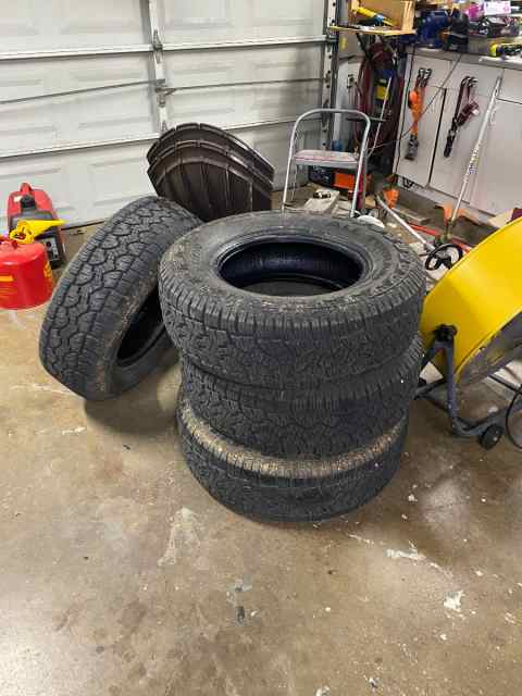 Dextero tires 